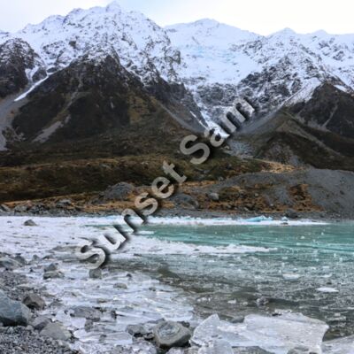 Large ice in mountains  Thumbnail